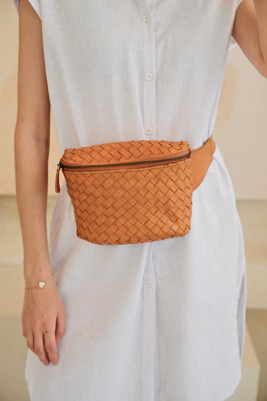 Load image into Gallery viewer, Francesca Handwoven Leather Belt Bag
