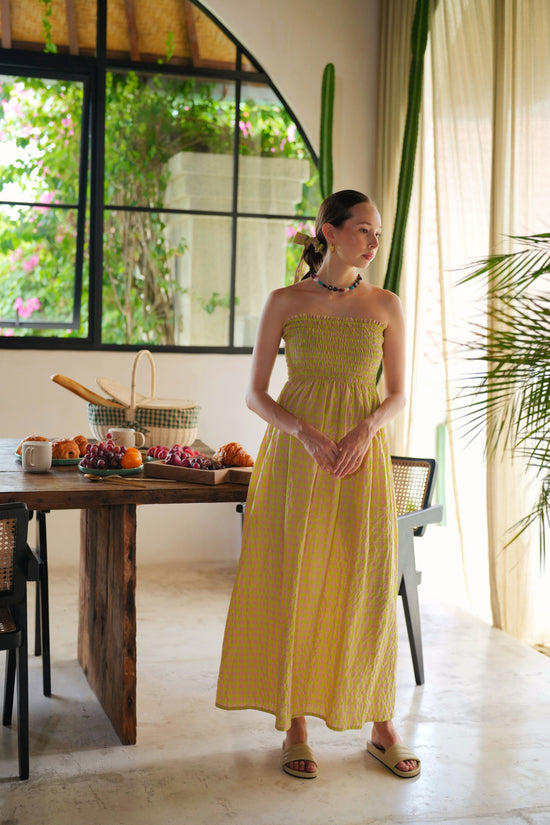 PRE-ORDER! Ava Strapless Crinkle Gingham Dress in Lemonade