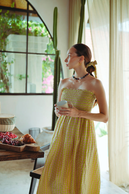 PRE-ORDER! Ava Strapless Crinkle Gingham Dress in Lemonade