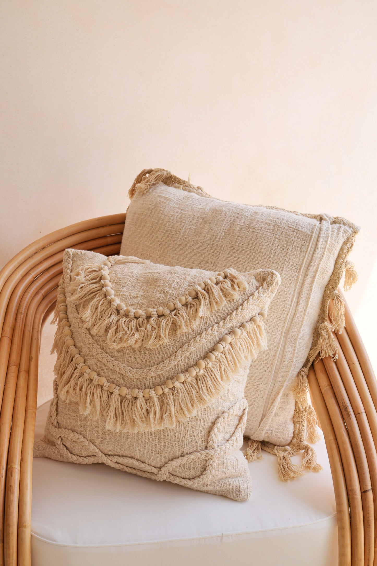 Load image into Gallery viewer, Leía Organic Cotton Fringe Throw Pillow Cover
