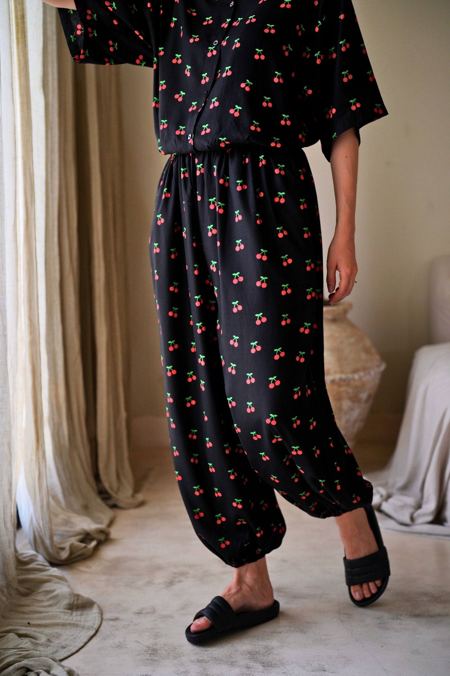 Nostalgic Cherry-Print Travel Pants Ankle Length