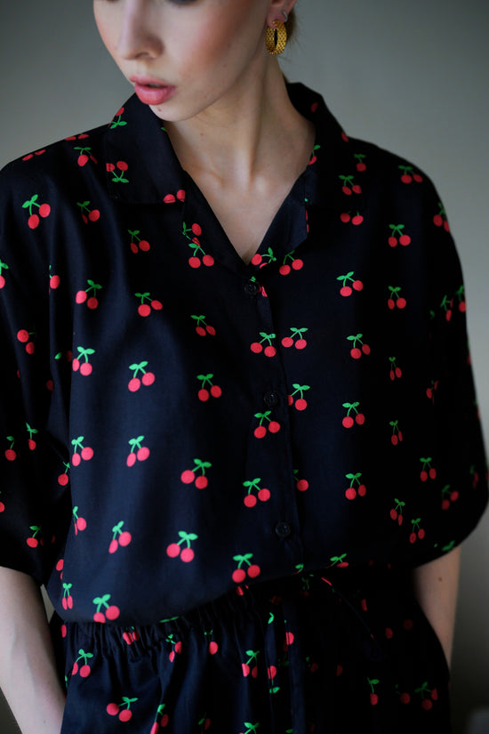 Nostalgic Cherry-Print Travel Button-Up Shirt