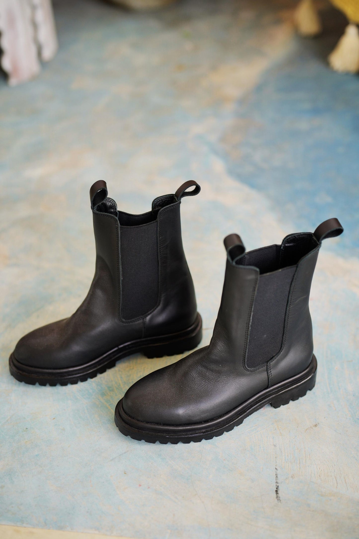 Jordyn Chelsea Leather Boots in Black