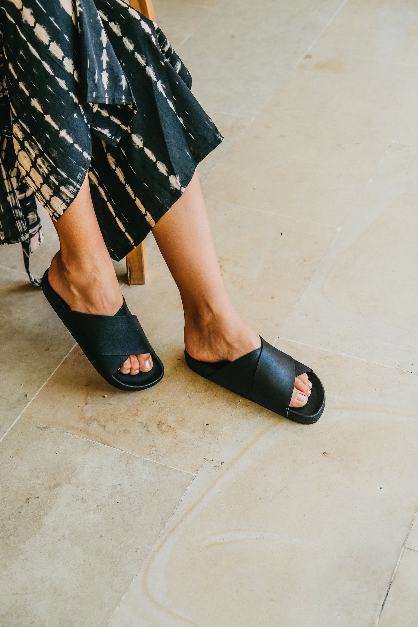 Arianna Cross Strap Leather Slide Sandals in Black