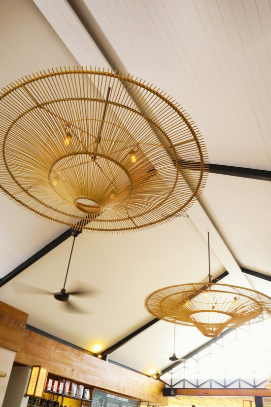Load image into Gallery viewer, Bianco Oversized Rattan Pendant
