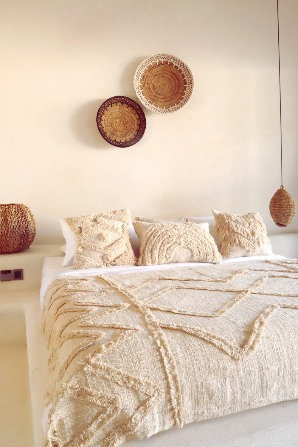 Brielle Hand-loomed Organic Cotton Throw Blanket in Cream