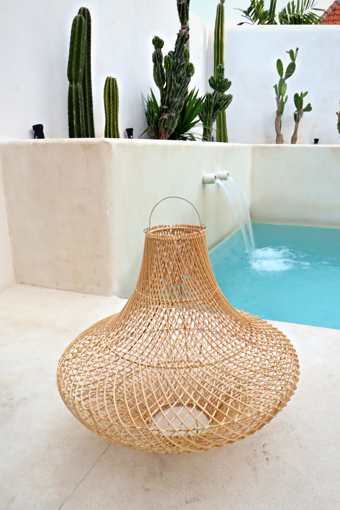Load image into Gallery viewer, Freya X-Large Bell shape Rattan Pendant Light fitting
