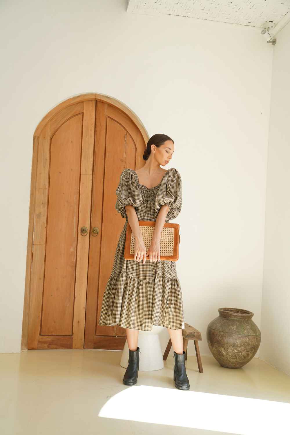 Ivy Oversize Rattan Clutch - Camel