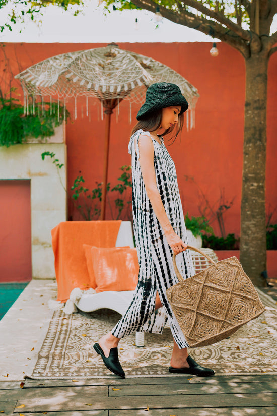 Load image into Gallery viewer, Kylie Crochet Premium Raffia Tote
