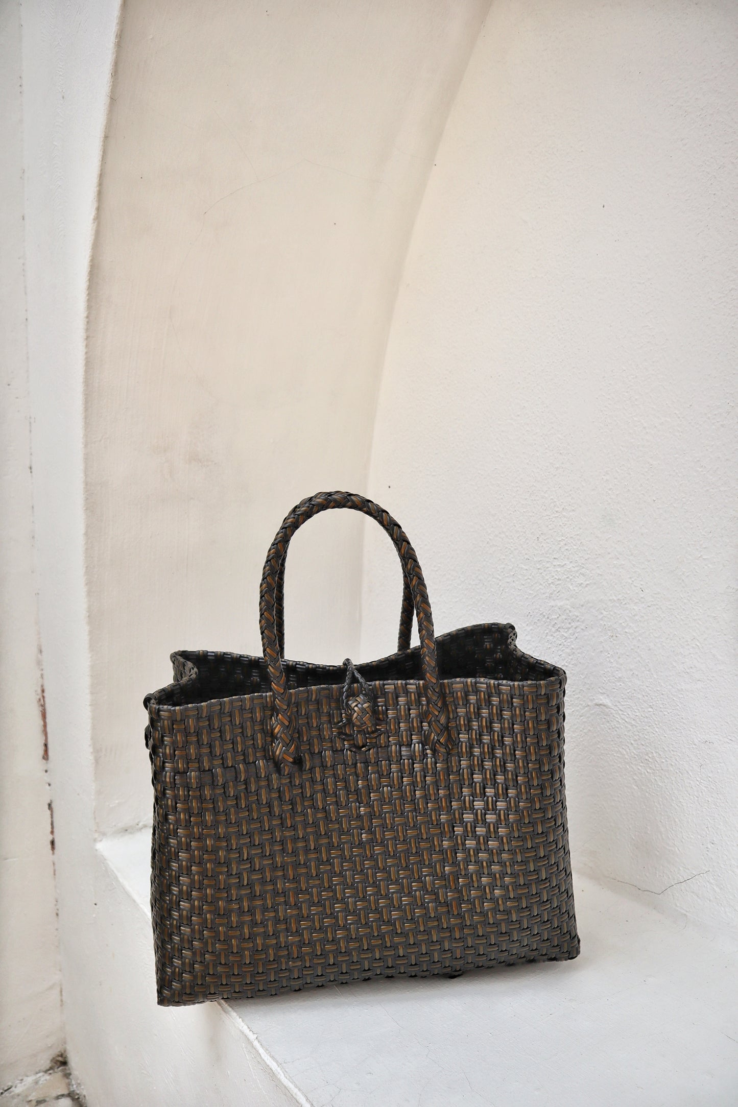 Lola Recycled Plastic Woven Tote Large - Black/Brown Multi