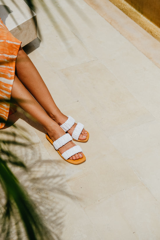 Load image into Gallery viewer, Loretta Linen and Leather Slide Sandals

