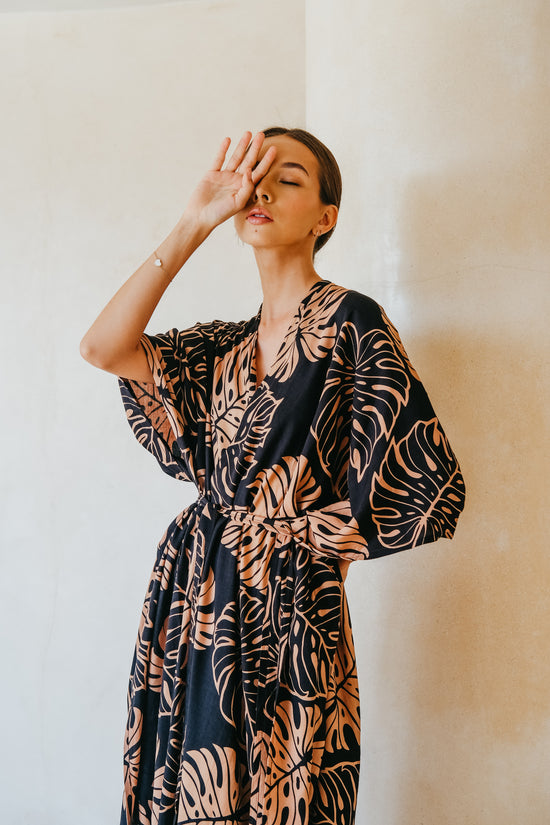 Load image into Gallery viewer, Tropical Palm Leaf Kimono in Black
