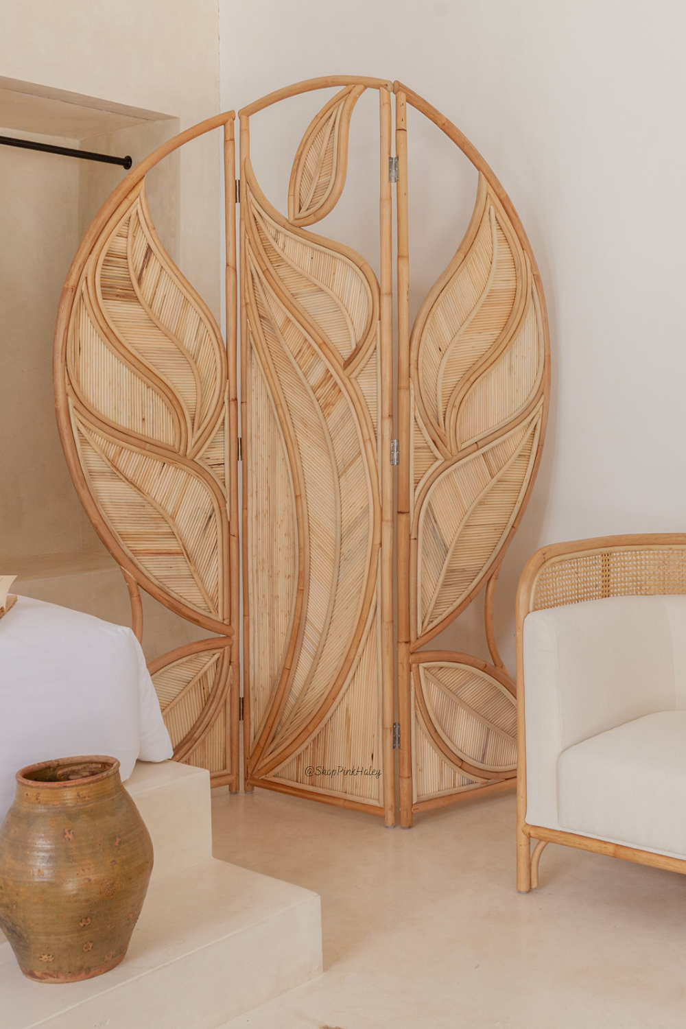 Load image into Gallery viewer, Palm Leaf Rattan Room Divider
